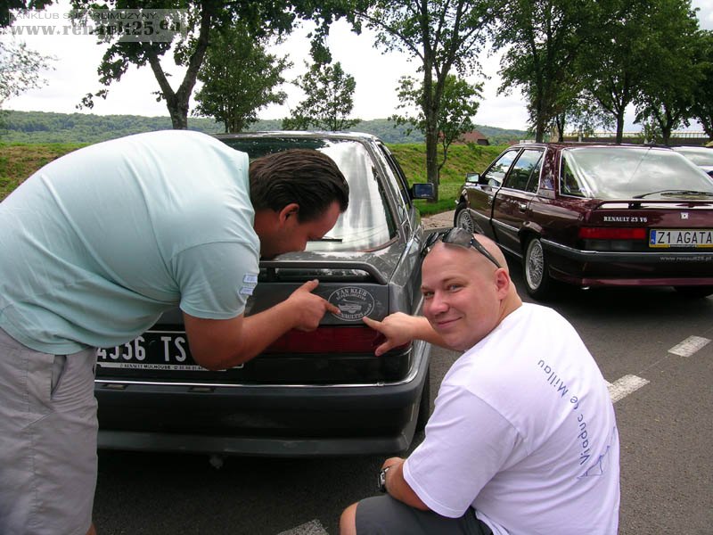 Przyszły Monsieur President "wciąga flagę polskiego klubu"