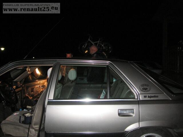 nocą też "francuzkie service" działało