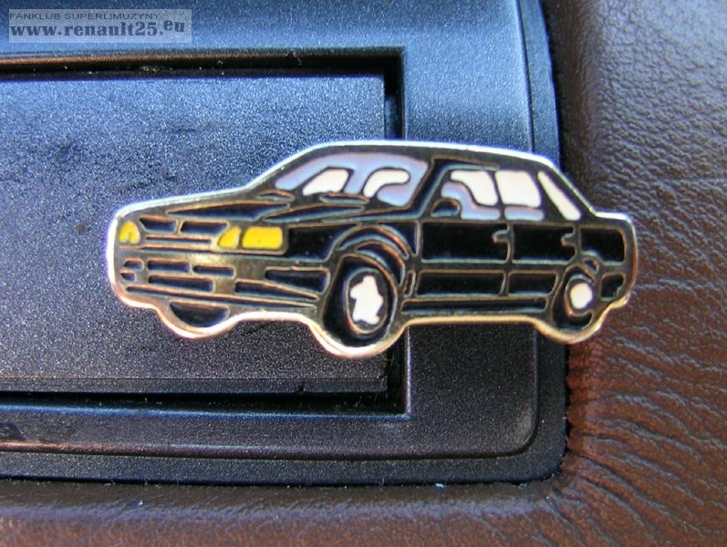 Taki znaczek powinien każdy fan nosić