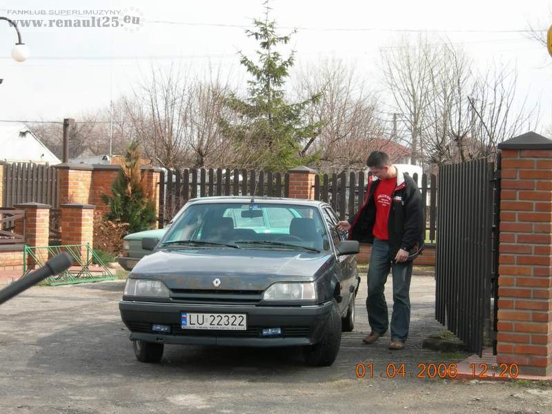 Dobra Renia, dobra Renia - lubi myzianie po boczku:)