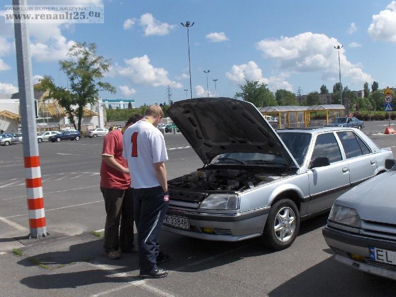 Szopen podziwia motor Goalkepera :P