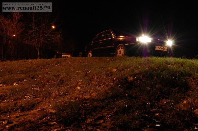 japońska turystka zawsze gotowa na zdjęcia