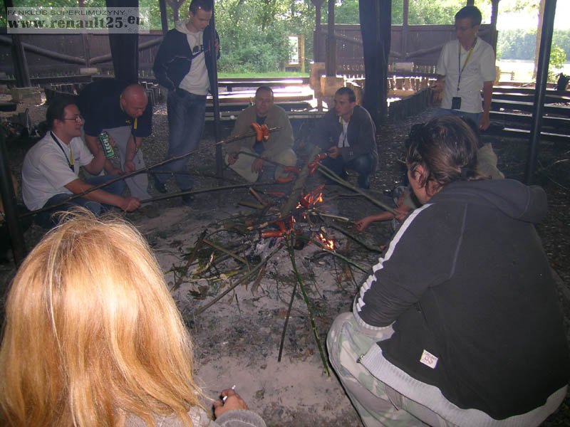 Przy ognisku, przy ognisku...